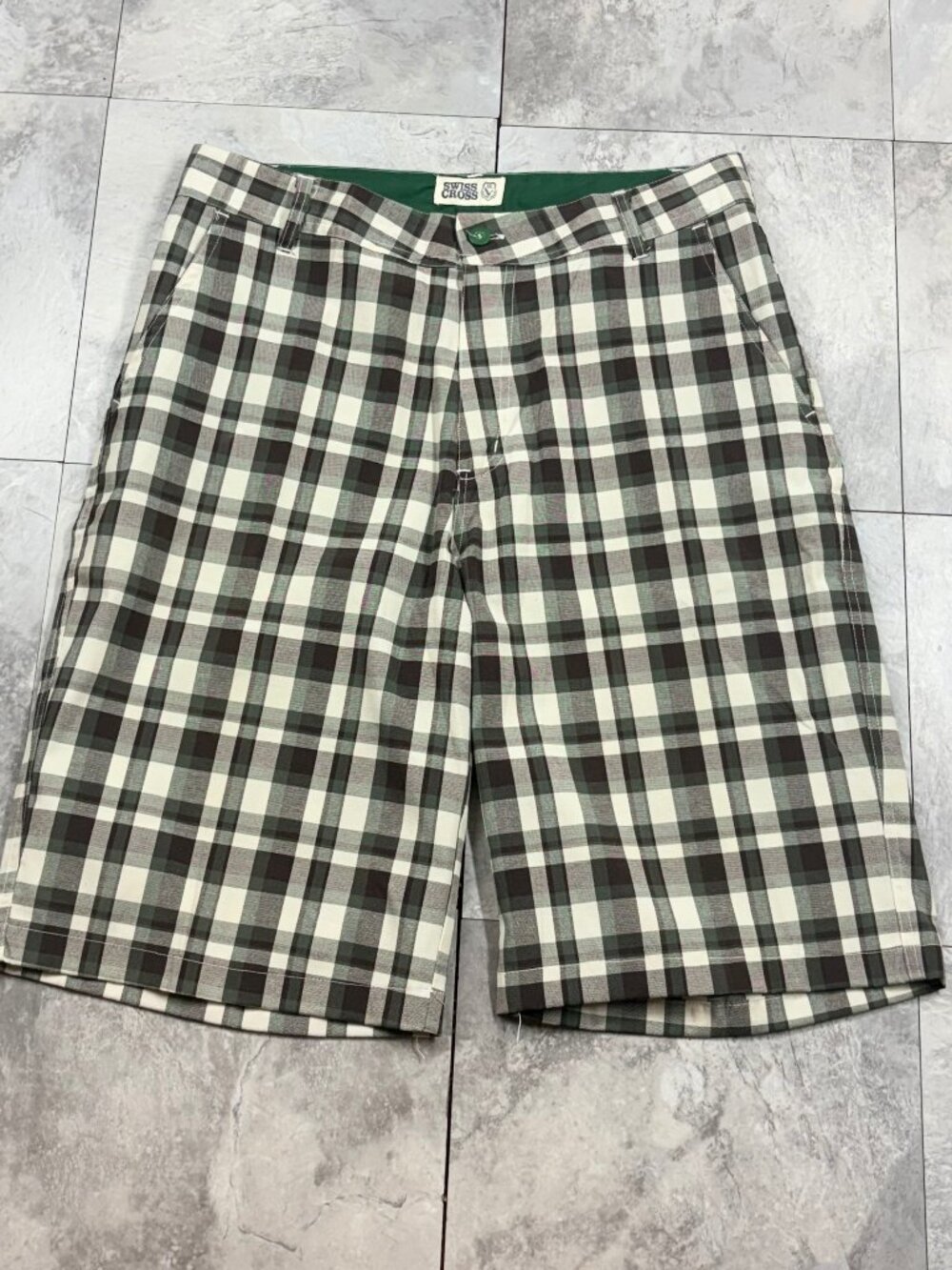 Swiss Cross Plaid Baggy Shorts Men's 34 Green Black Vintage Y2K Skater